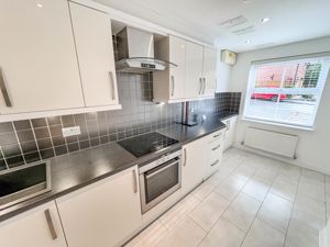 KITCHEN- click for photo gallery